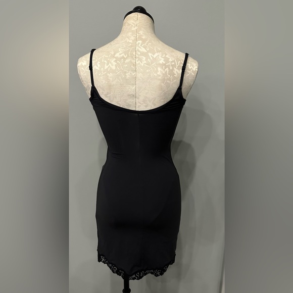 SKIMS FITS EVERYBODY CORDED LACE
SLIP DRESS ONYX SIZE M AND XL - Picture 7 of 7